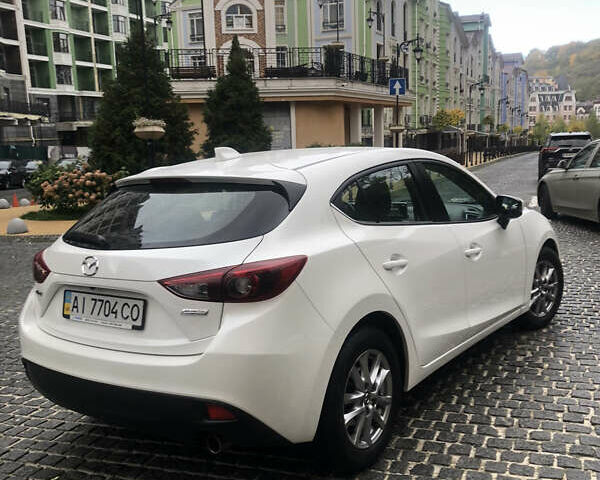 Білий Мазда 3, об'ємом двигуна 1.5 л та пробігом 148 тис. км за 12500 $, фото 3 на Automoto.ua
