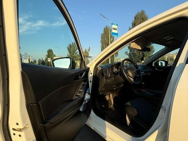 Білий Мазда 3, об'ємом двигуна 2 л та пробігом 146 тис. км за 8500 $, фото 8 на Automoto.ua
