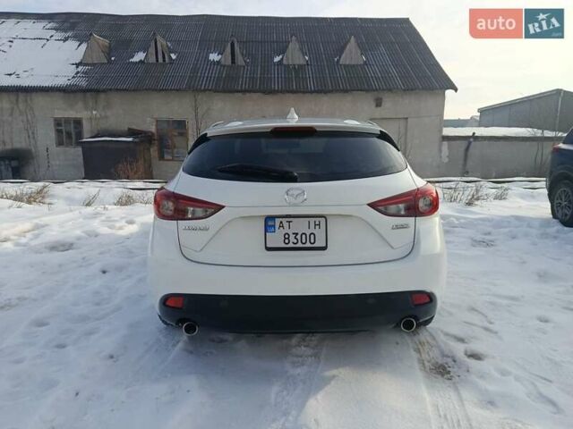 Белый Мазда 3, объемом двигателя 2 л и пробегом 147 тыс. км за 10900 $, фото 2 на Automoto.ua