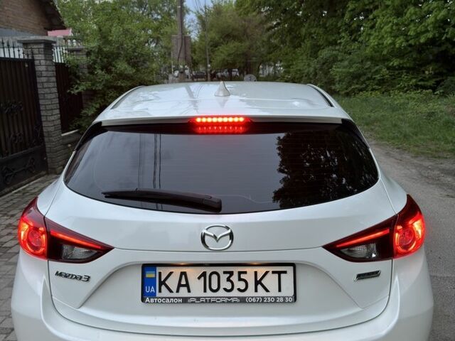 Белый Мазда 3, объемом двигателя 2.5 л и пробегом 192 тыс. км за 10600 $, фото 4 на Automoto.ua