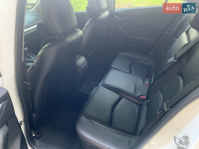 Белый Мазда 3, объемом двигателя 2.19 л и пробегом 225 тыс. км за 14000 $, фото 10 на Automoto.ua