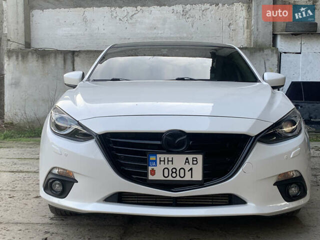 Белый Мазда 3, объемом двигателя 2.19 л и пробегом 225 тыс. км за 14000 $, фото 1 на Automoto.ua