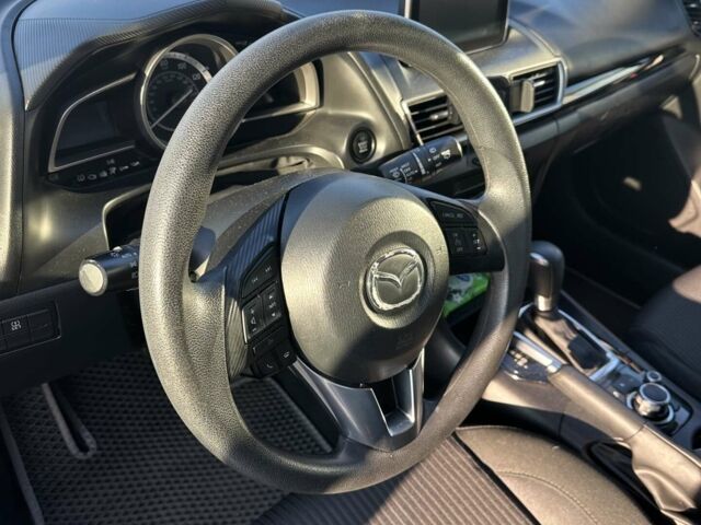 Белый Мазда 3, объемом двигателя 2 л и пробегом 149 тыс. км за 11500 $, фото 7 на Automoto.ua