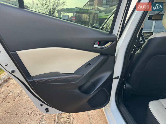 Білий Мазда 3, об'ємом двигуна 2.5 л та пробігом 132 тис. км за 11600 $, фото 14 на Automoto.ua