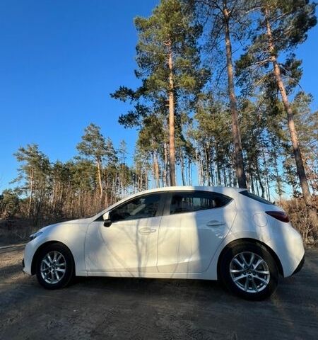 Белый Мазда 3, объемом двигателя 2 л и пробегом 46 тыс. км за 12200 $, фото 8 на Automoto.ua