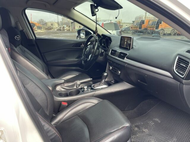 Белый Мазда 3, объемом двигателя 0 л и пробегом 210 тыс. км за 12700 $, фото 5 на Automoto.ua