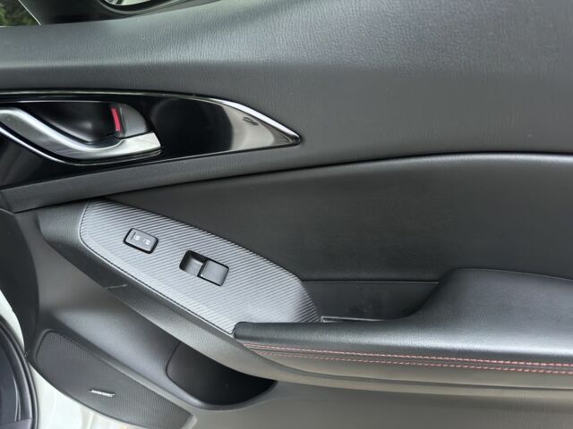 Белый Мазда 3, объемом двигателя 2.5 л и пробегом 192 тыс. км за 10600 $, фото 13 на Automoto.ua