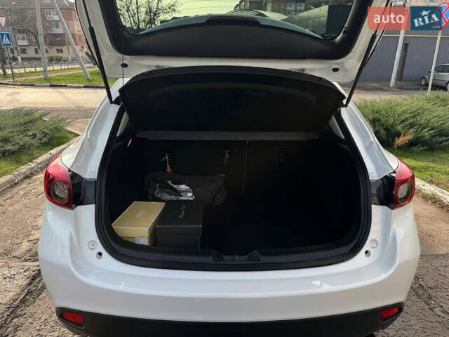 Білий Мазда 3, об'ємом двигуна 2.5 л та пробігом 132 тис. км за 11600 $, фото 4 на Automoto.ua