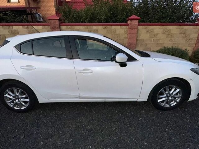 Белый Мазда 3, объемом двигателя 2 л и пробегом 85 тыс. км за 7800 $, фото 24 на Automoto.ua