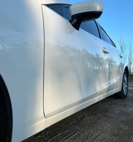 Белый Мазда 3, объемом двигателя 2 л и пробегом 46 тыс. км за 12200 $, фото 10 на Automoto.ua