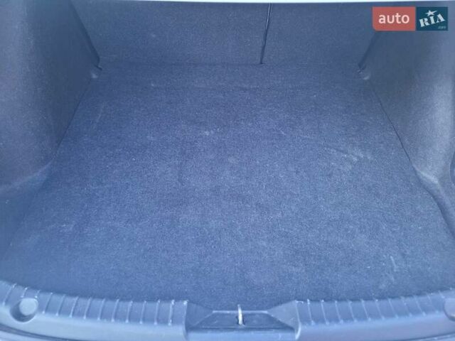 Белый Мазда 3, объемом двигателя 2 л и пробегом 176 тыс. км за 11200 $, фото 14 на Automoto.ua