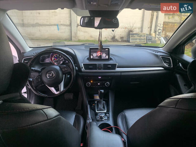 Белый Мазда 3, объемом двигателя 2.19 л и пробегом 225 тыс. км за 14000 $, фото 11 на Automoto.ua