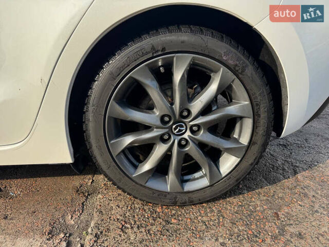 Білий Мазда 3, об'ємом двигуна 2.5 л та пробігом 132 тис. км за 11600 $, фото 5 на Automoto.ua