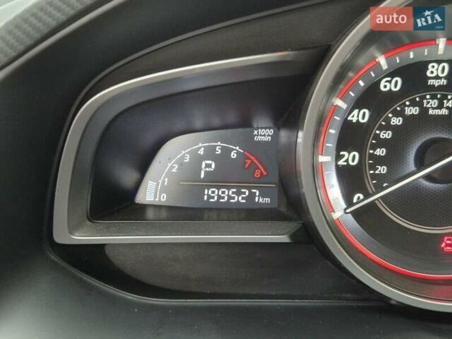 Белый Мазда 3, объемом двигателя 2 л и пробегом 199 тыс. км за 10999 $, фото 9 на Automoto.ua