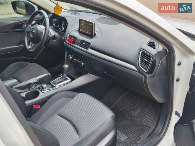 Белый Мазда 3, объемом двигателя 1.5 л и пробегом 66 тыс. км за 15500 $, фото 12 на Automoto.ua
