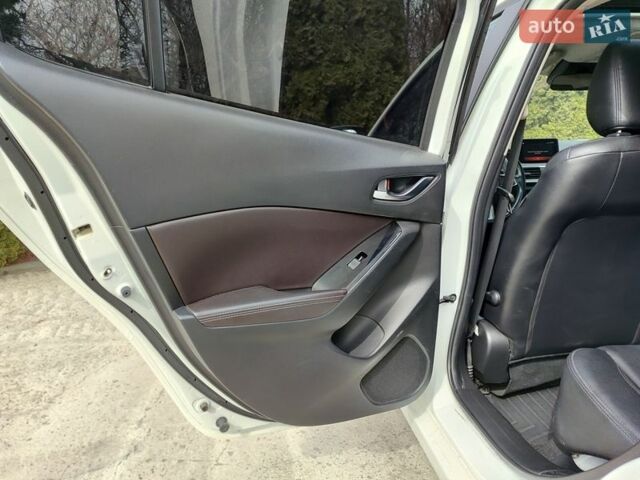 Білий Мазда 3, об'ємом двигуна 2.49 л та пробігом 105 тис. км за 13000 $, фото 28 на Automoto.ua