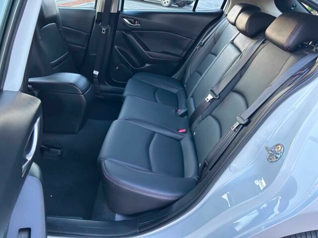 Білий Мазда 3, об'ємом двигуна 2 л та пробігом 102 тис. км за 6919 $, фото 9 на Automoto.ua