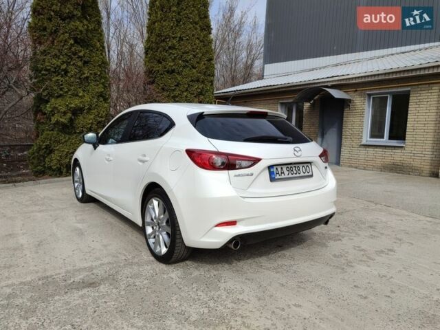Білий Мазда 3, об'ємом двигуна 2.49 л та пробігом 105 тис. км за 13000 $, фото 8 на Automoto.ua