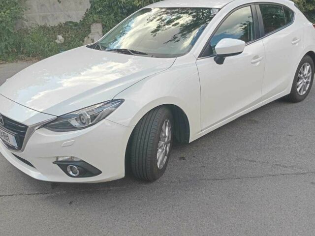 Білий Мазда 3, об'ємом двигуна 1.5 л та пробігом 115 тис. км за 14309 $, фото 6 на Automoto.ua