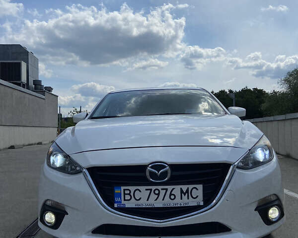 Белый Мазда 3, объемом двигателя 2.5 л и пробегом 140 тыс. км за 11100 $, фото 1 на Automoto.ua