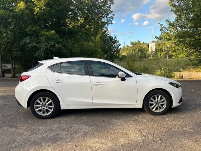 Білий Мазда 3, об'ємом двигуна 2 л та пробігом 76 тис. км за 11858 $, фото 8 на Automoto.ua