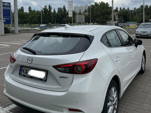 Белый Мазда 3, объемом двигателя 1.5 л и пробегом 45 тыс. км за 12999 $, фото 6 на Automoto.ua