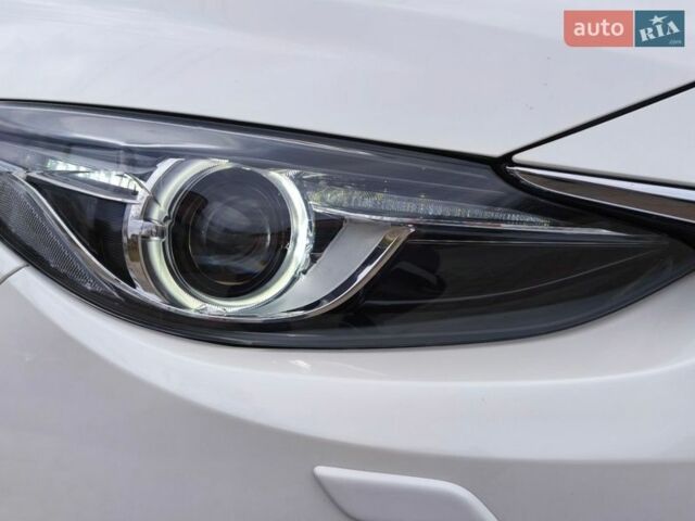 Белый Мазда 3, объемом двигателя 1.5 л и пробегом 66 тыс. км за 15500 $, фото 3 на Automoto.ua