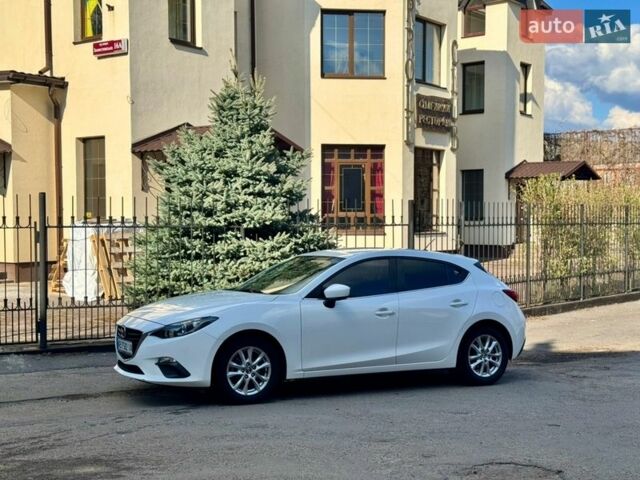 Белый Мазда 3, объемом двигателя 2 л и пробегом 93 тыс. км за 11500 $, фото 4 на Automoto.ua