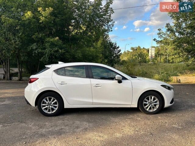 Білий Мазда 3, об'ємом двигуна 2 л та пробігом 76 тис. км за 12000 $, фото 19 на Automoto.ua