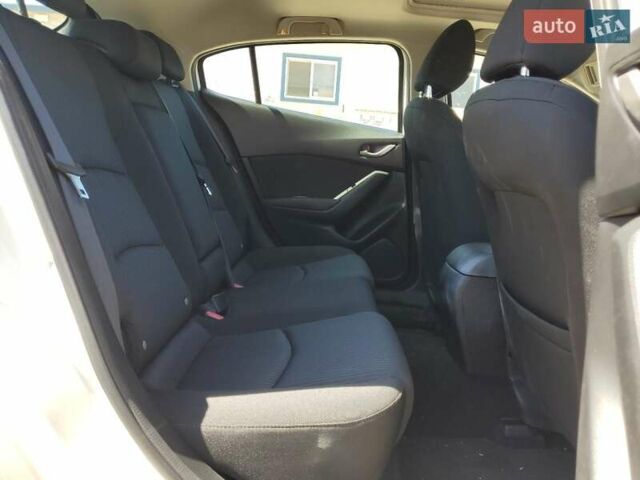 Білий Мазда 3, об'ємом двигуна 2 л та пробігом 61 тис. км за 1800 $, фото 10 на Automoto.ua