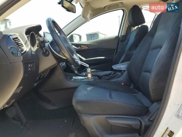 Белый Мазда 3, объемом двигателя 2 л и пробегом 81 тыс. км за 2600 $, фото 6 на Automoto.ua