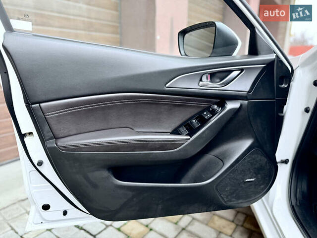 Белый Мазда 3, объемом двигателя 2.5 л и пробегом 139 тыс. км за 15500 $, фото 35 на Automoto.ua