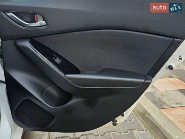 Белый Мазда 3, объемом двигателя 1.5 л и пробегом 54 тыс. км за 14499 $, фото 30 на Automoto.ua