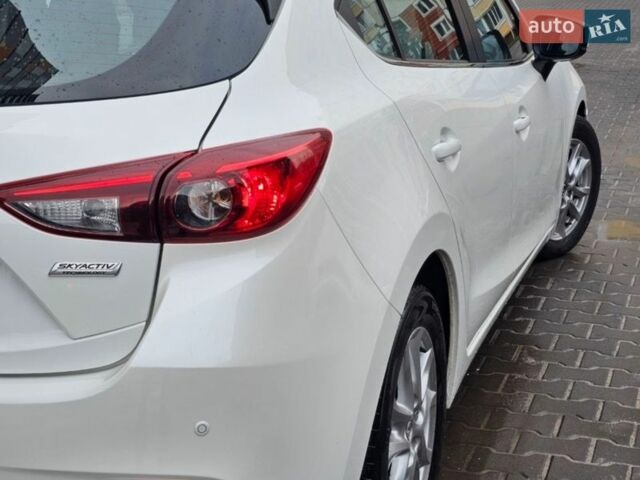 Белый Мазда 3, объемом двигателя 1.5 л и пробегом 54 тыс. км за 14499 $, фото 7 на Automoto.ua