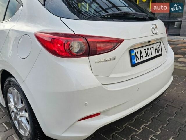 Белый Мазда 3, объемом двигателя 1.5 л и пробегом 54 тыс. км за 14499 $, фото 9 на Automoto.ua