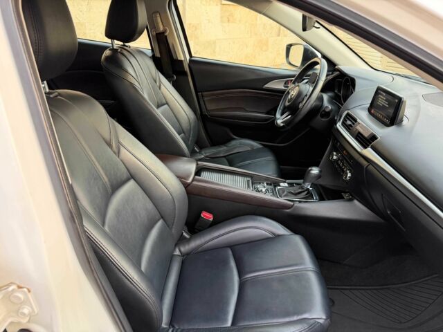 Білий Мазда 3, об'ємом двигуна 2 л та пробігом 159 тис. км за 12243 $, фото 16 на Automoto.ua