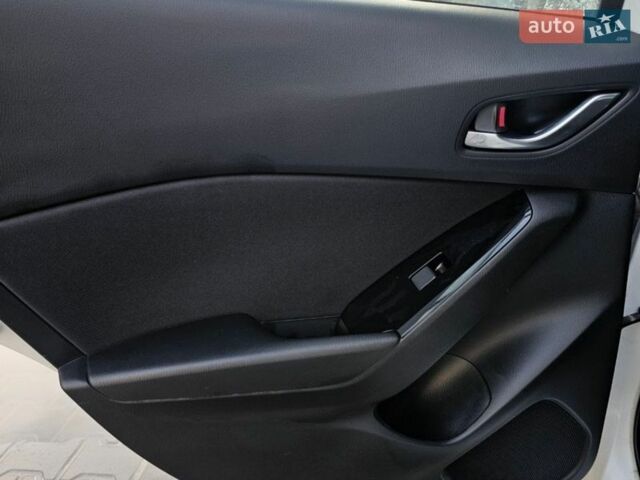 Белый Мазда 3, объемом двигателя 1.5 л и пробегом 54 тыс. км за 14499 $, фото 27 на Automoto.ua