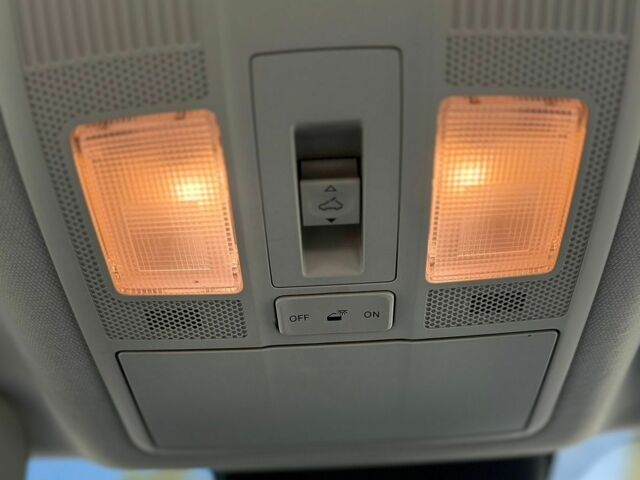 Белый Мазда 3, объемом двигателя 2.5 л и пробегом 125 тыс. км за 15500 $, фото 11 на Automoto.ua