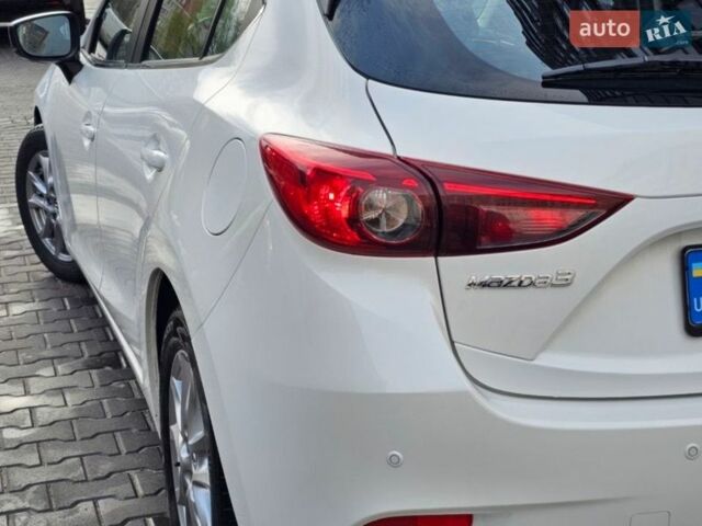 Белый Мазда 3, объемом двигателя 1.5 л и пробегом 54 тыс. км за 14499 $, фото 10 на Automoto.ua