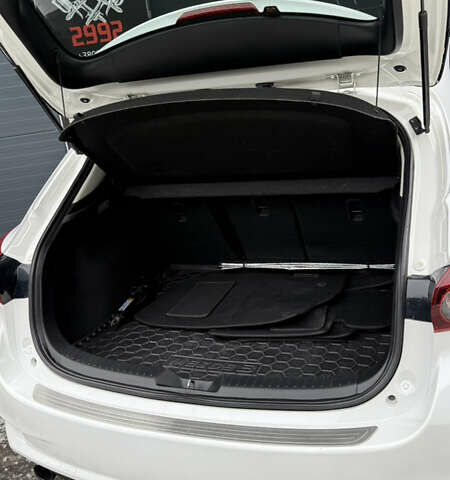 Белый Мазда 3, объемом двигателя 2.49 л и пробегом 91 тыс. км за 12800 $, фото 21 на Automoto.ua