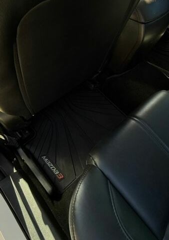 Белый Мазда 3, объемом двигателя 2.49 л и пробегом 93 тыс. км за 12500 $, фото 13 на Automoto.ua