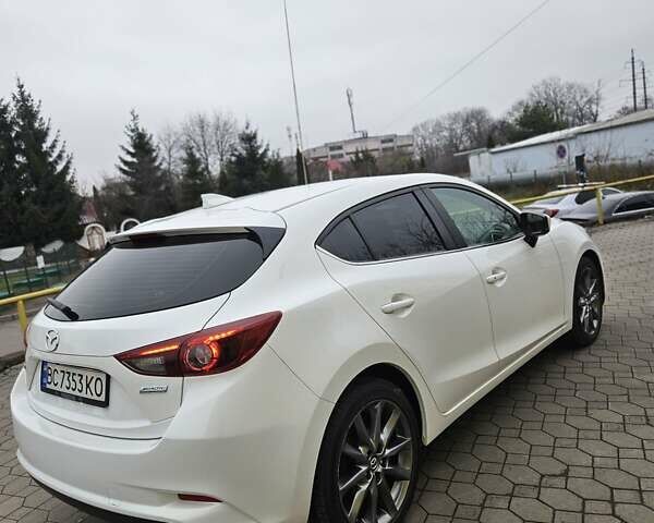 Белый Мазда 3, объемом двигателя 2.5 л и пробегом 84 тыс. км за 13500 $, фото 5 на Automoto.ua