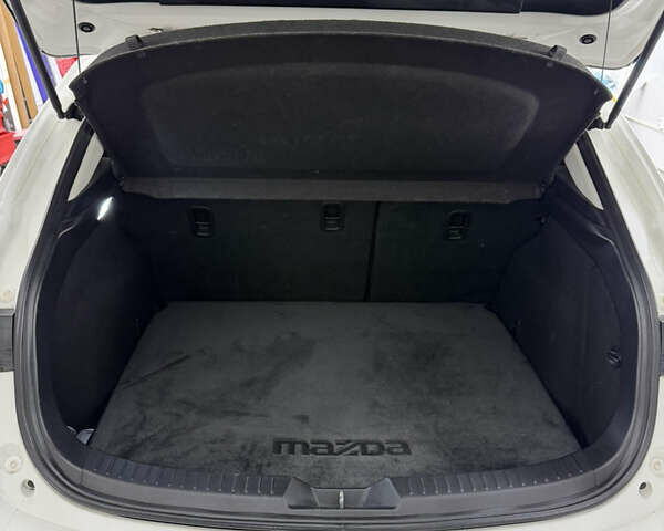 Белый Мазда 3, объемом двигателя 2.5 л и пробегом 120 тыс. км за 12900 $, фото 8 на Automoto.ua