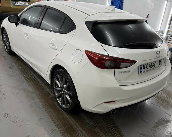 Белый Мазда 3, объемом двигателя 2.5 л и пробегом 120 тыс. км за 12900 $, фото 2 на Automoto.ua