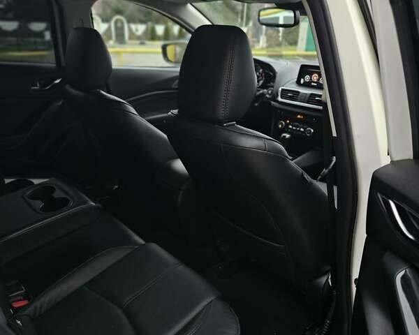 Белый Мазда 3, объемом двигателя 2.5 л и пробегом 84 тыс. км за 13500 $, фото 12 на Automoto.ua