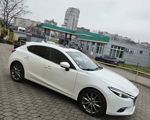 Белый Мазда 3, объемом двигателя 2.5 л и пробегом 84 тыс. км за 13500 $, фото 4 на Automoto.ua