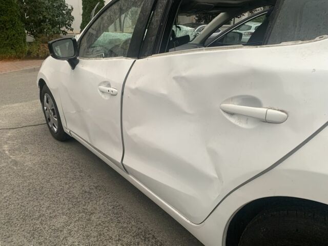 Білий Мазда 3, об'ємом двигуна 2.5 л та пробігом 110 тис. км за 6300 $, фото 6 на Automoto.ua