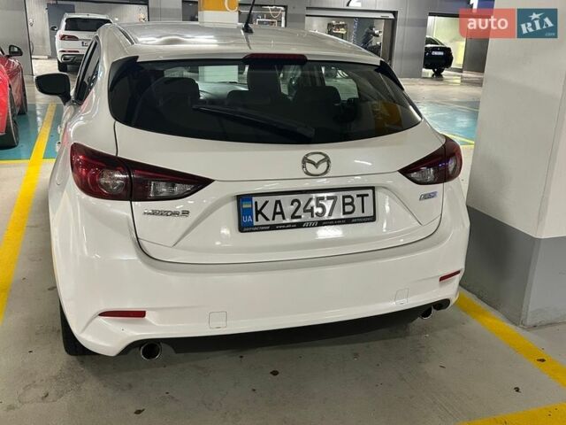 Белый Мазда 3, объемом двигателя 2.49 л и пробегом 102 тыс. км за 12500 $, фото 3 на Automoto.ua