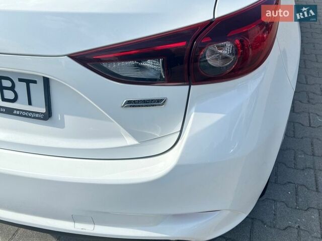 Белый Мазда 3, объемом двигателя 2.49 л и пробегом 102 тыс. км за 12500 $, фото 10 на Automoto.ua