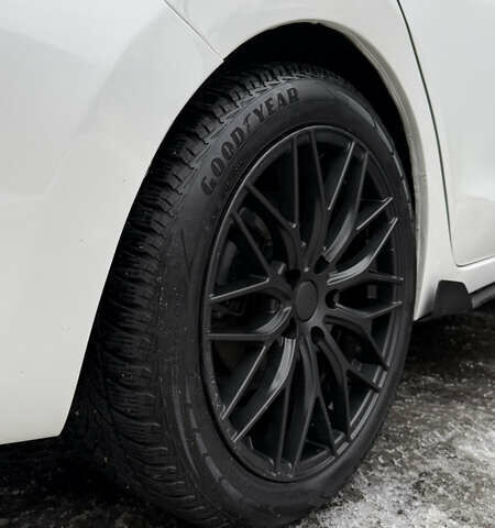 Білий Мазда 3, об'ємом двигуна 2.49 л та пробігом 91 тис. км за 12800 $, фото 8 на Automoto.ua